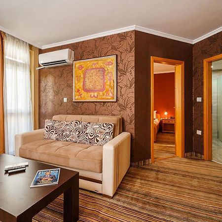 Hotel Avion - Self Check In Plovdiv Buitenkant foto